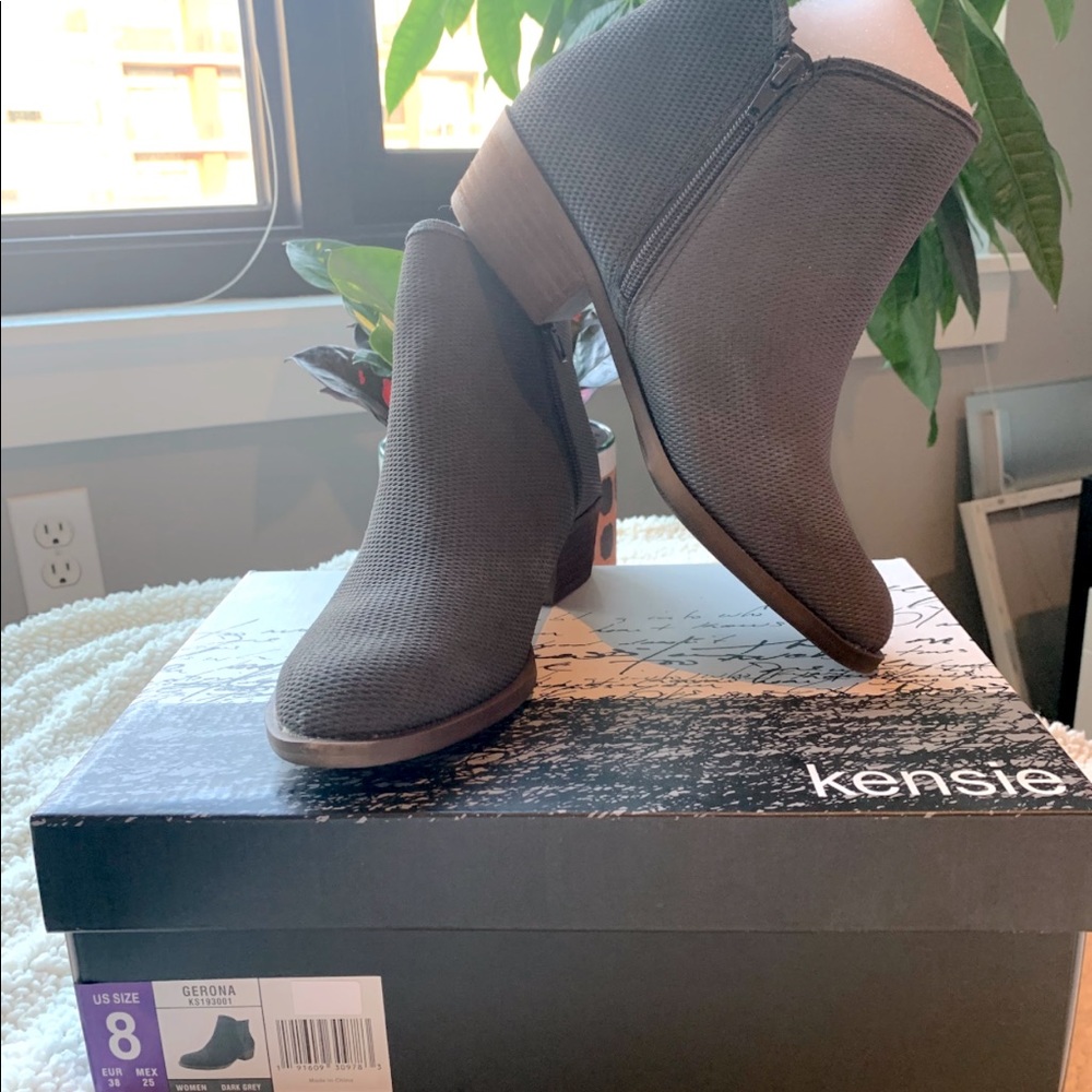 Kensie Gerona Size 8